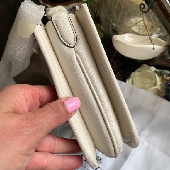 Authentic COACH 1941 Pebbled metallic gold leather 2 zip/Snap/Turnlock Crossbody - Picture 16 of 16